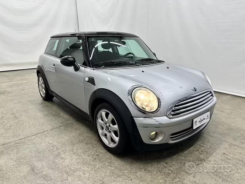 Usata Mini Cooper Chili 120 CV (88 kW) 2008 Grigio Utilitaria