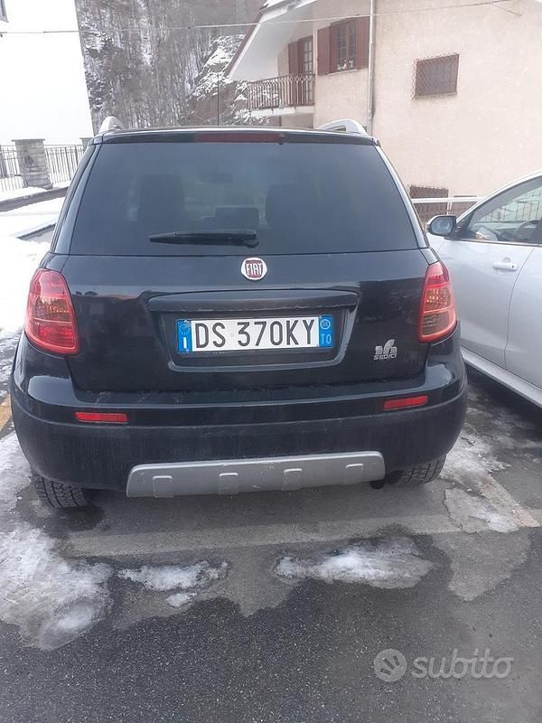 Usata Fiat Sedici 120 CV (88 kW) 2008 Nero SUV