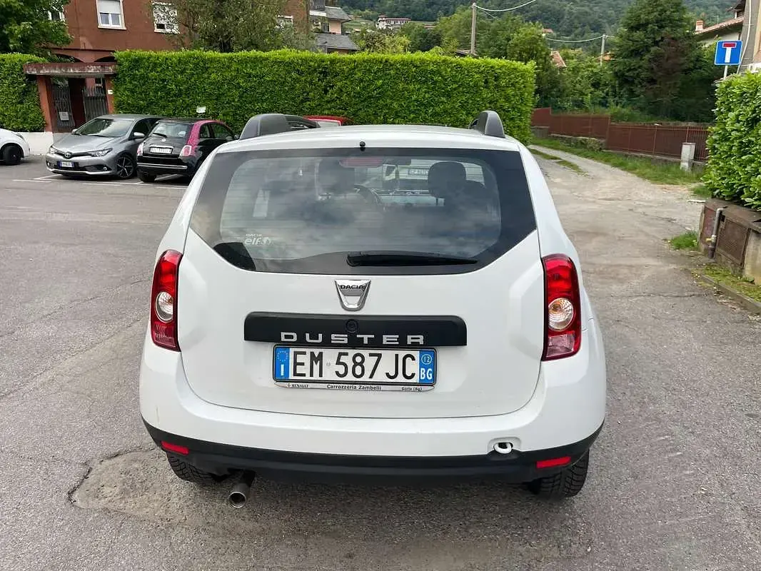 Usata Dacia Duster Lauréate 105 CV (77 kW) 2012 Bianco SUV
