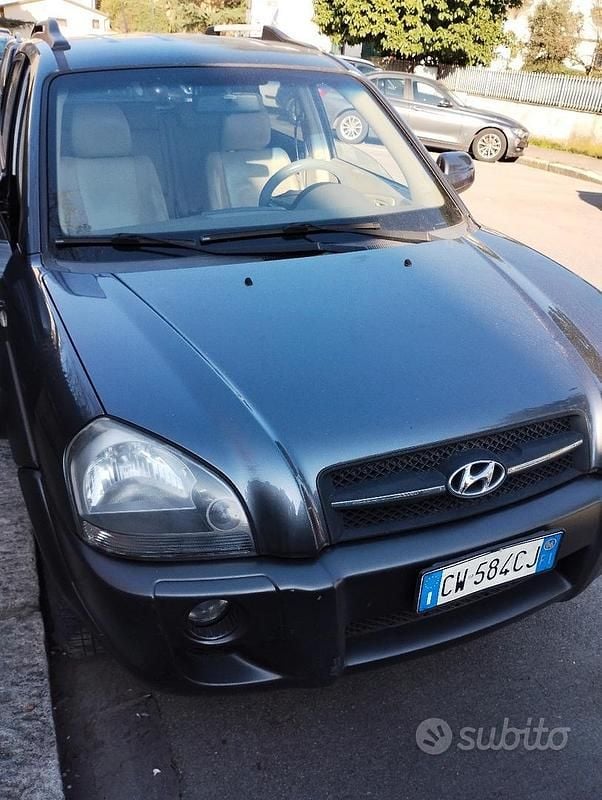 Usata Hyundai Tucson Dynamiq 140 CV (102 kW) 2006 Grigio SUV