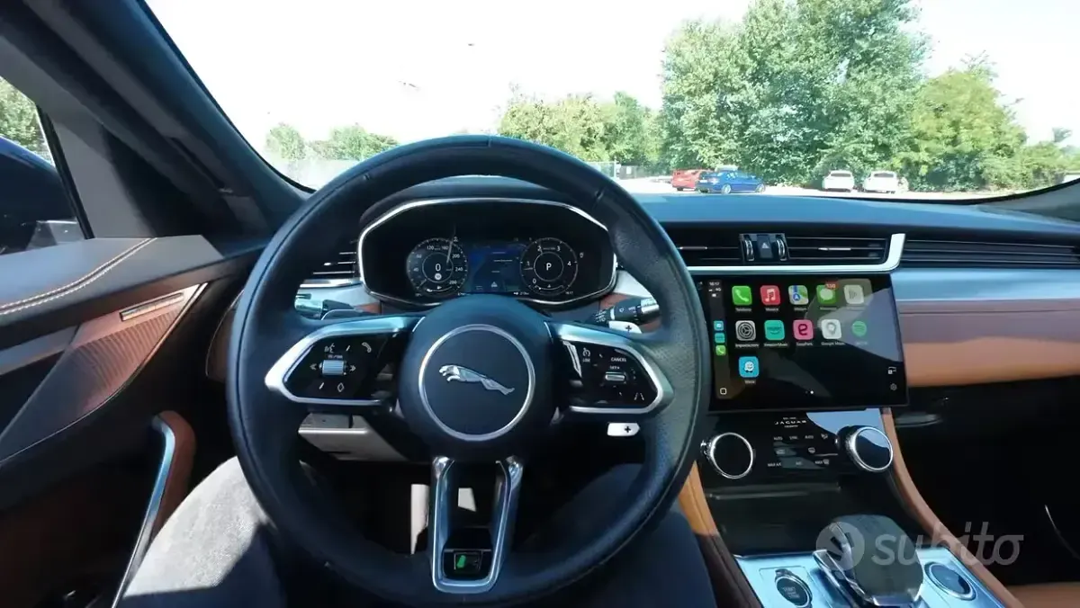 Usata Jaguar F-Pace R-Dynamic 204 CV (150 kW) 2021 Grigio SUV
