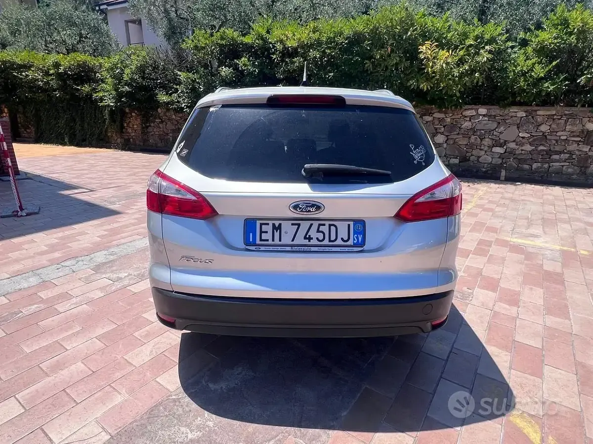 Usata Ford Focus Titanium 116 CV (85 kW) 2012 Grigio Station wagon