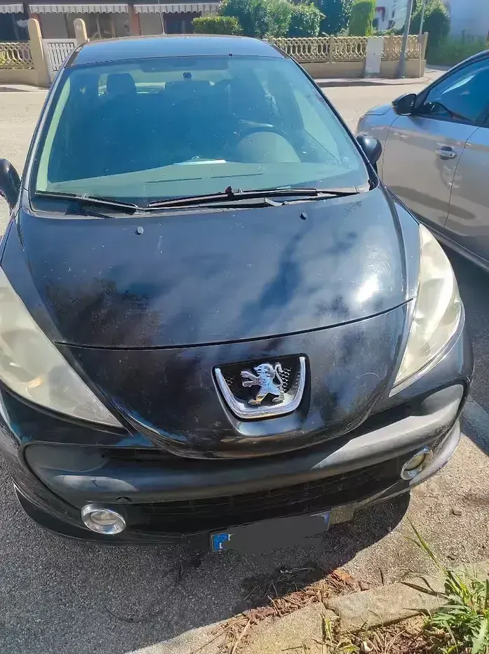Usata Peugeot 207 73 CV (53 kW) 2008 Nero Berlina