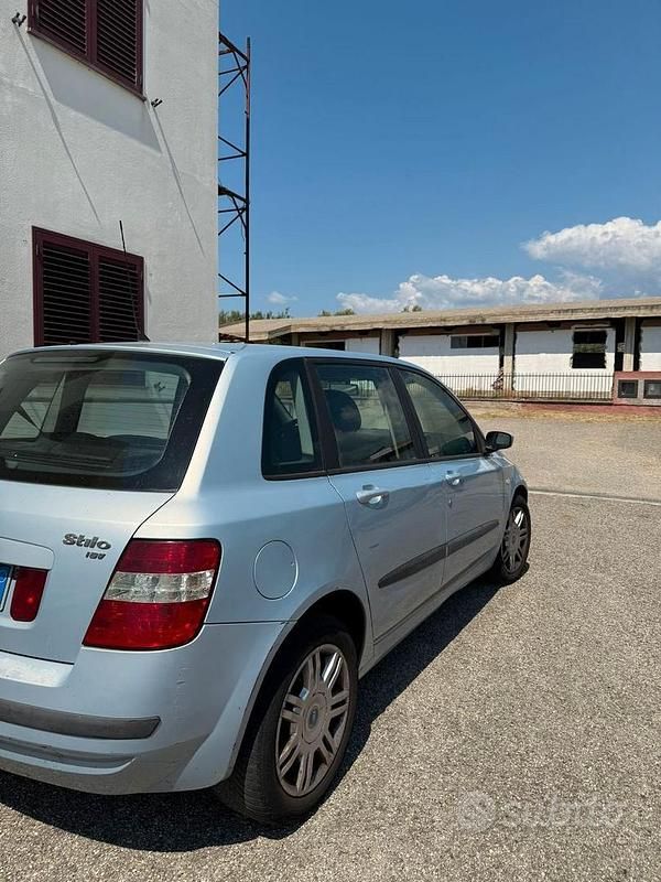 Usata Fiat Stilo Dynamic 103 CV (75 kW) 2003 Grigio Berlina