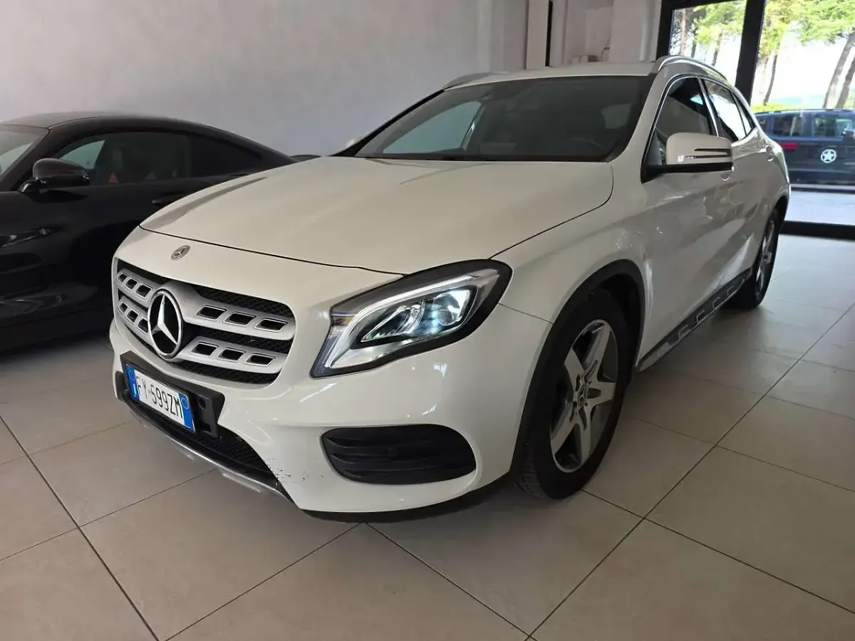 Usata Mercedes GLA200 Premium 136 CV (100 kW) 2017 Bianco SUV