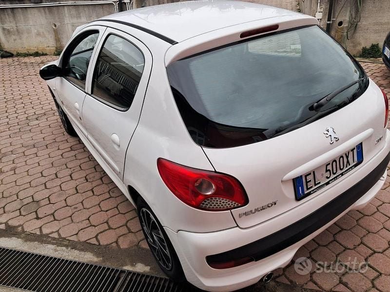 Usata Peugeot 206 60 CV (44 kW) 2012 Bianco Berlina