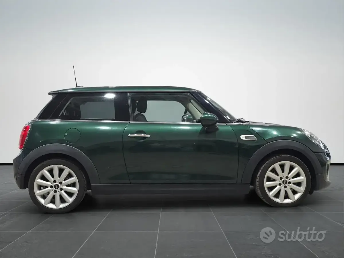 Usata Mini Cooper D Hype 116 CV (85 kW) 2016 British racing green Utilitaria