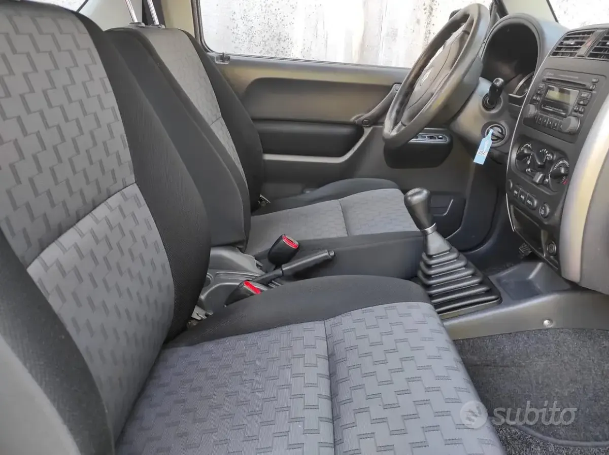 Usata Suzuki Jimny 86 CV (63 kW) 2011 SUV