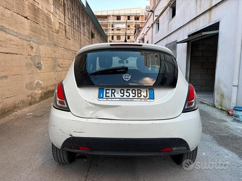 Usata Lancia Ypsilon 2013 Bianco Utilitaria