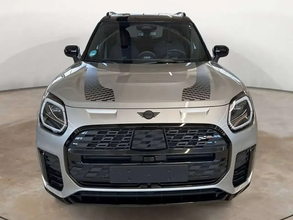 Usata Mini Cooper Countryman Favoured 163 CV (119 kW) 2025 Grigio SUV