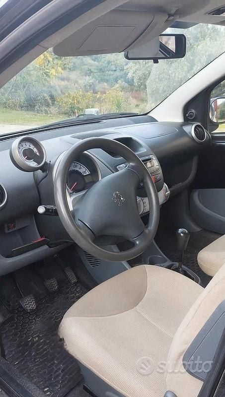 Usata Peugeot 107 2007 Nero Utilitaria