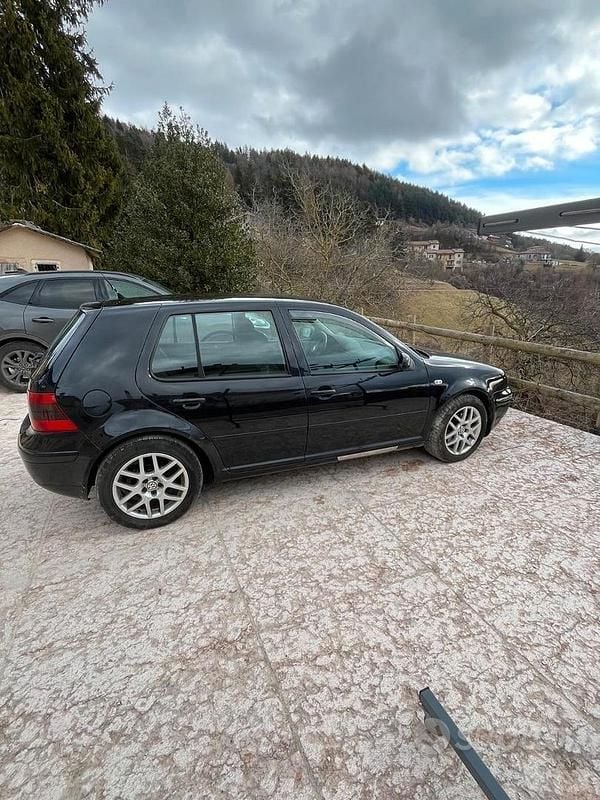 Usata VW Golf IV 130 CV (95 kW) 2002 Nero Berlina