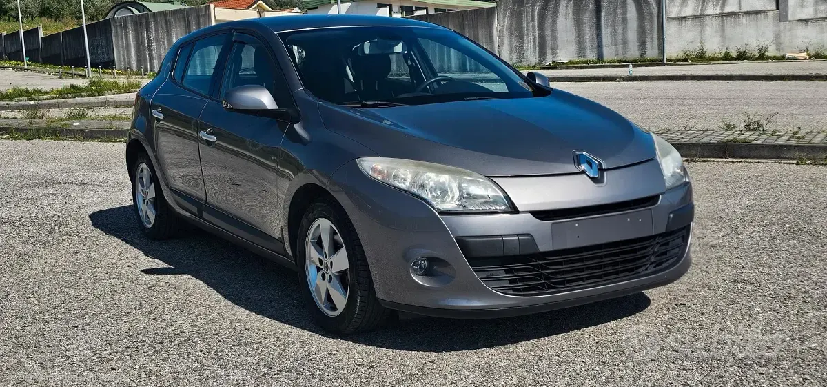Usata Renault Mégane III 110 CV (80 kW) 2010 Grigio Berlina