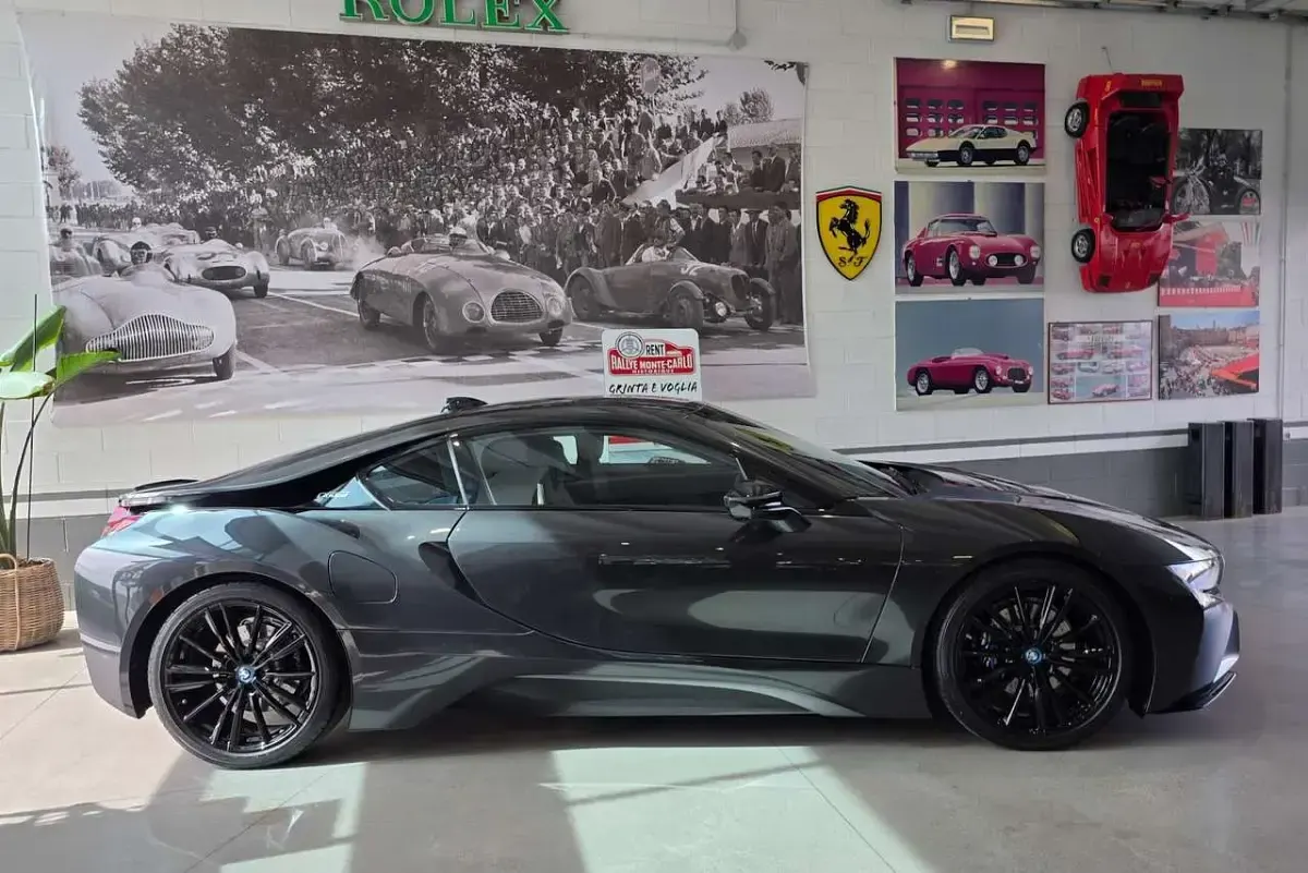 Usata BMW i8 231 CV (169 kW) 2019 Grigio Coupé