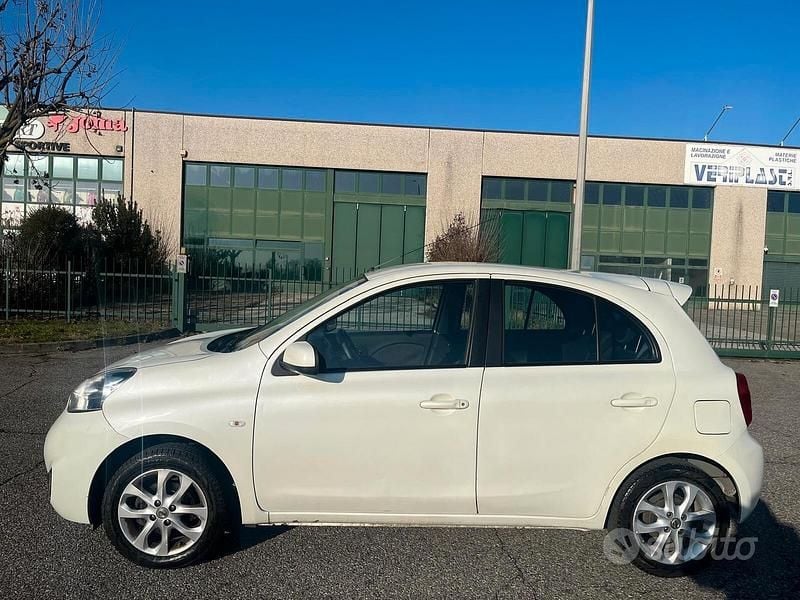 Usata Nissan Micra Tekna 80 CV (58 kW) 2015 Bianco Utilitaria