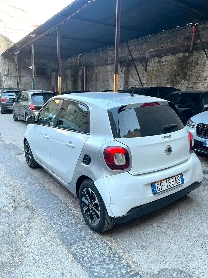 Usata Smart ForFour 71 CV (52 kW) 2017 Bianco Utilitaria