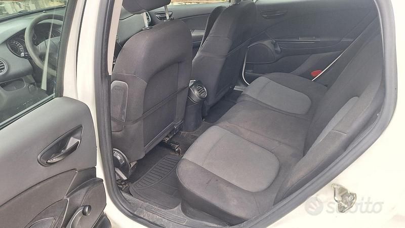 Usata Fiat Bravo 105 CV (77 kW) 2011 Bianco Utilitaria