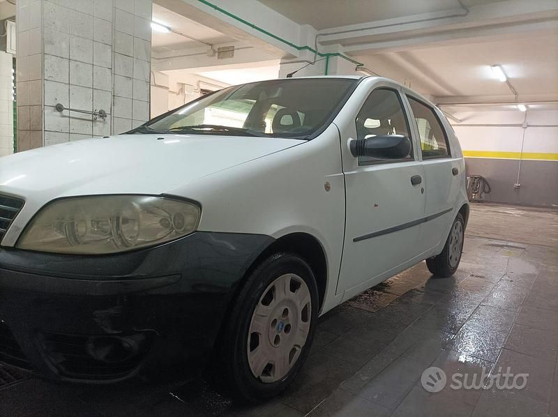 Usata Fiat Punto 75 CV (55 kW) 2006 Utilitaria