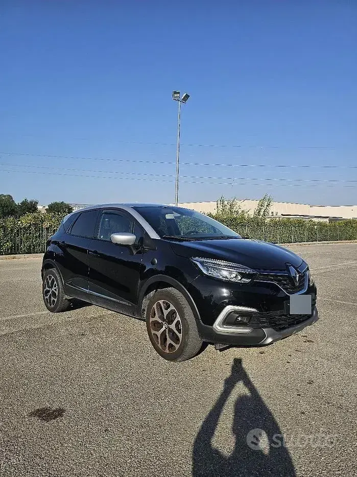 Usata Renault Captur 110 CV (80 kW) 2018 Nero SUV