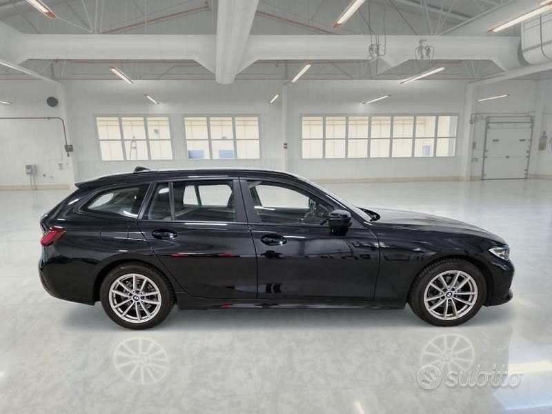 Usata BMW 320e Advantage 190 CV (139 kW) 2021 Nero Station wagon
