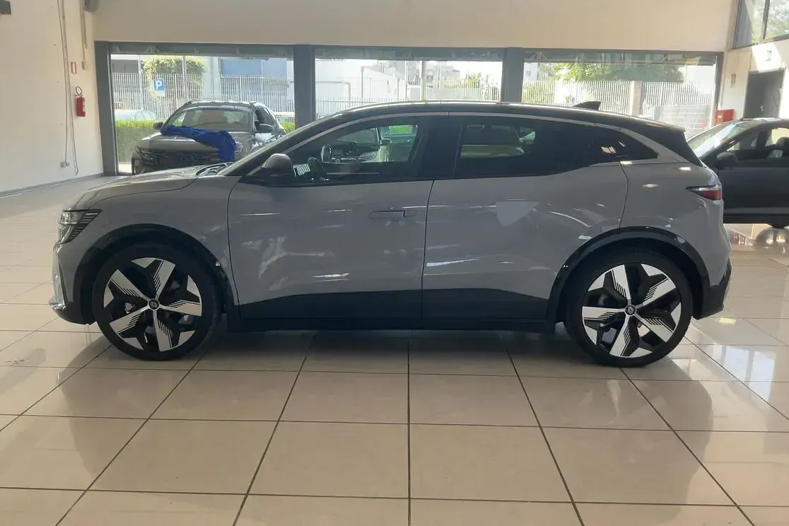 Usata Renault Megane E-Tech Techno 160 kW (218 CV) 2024 Grigio