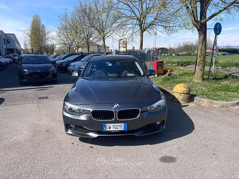 Usata BMW 318 143 CV (105 kW) 2014 Gray Station wagon