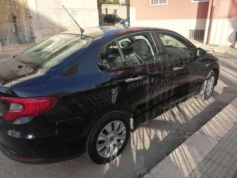 Usata Fiat Tipo Easy 95 CV (69 kW) 2017 Berlina
