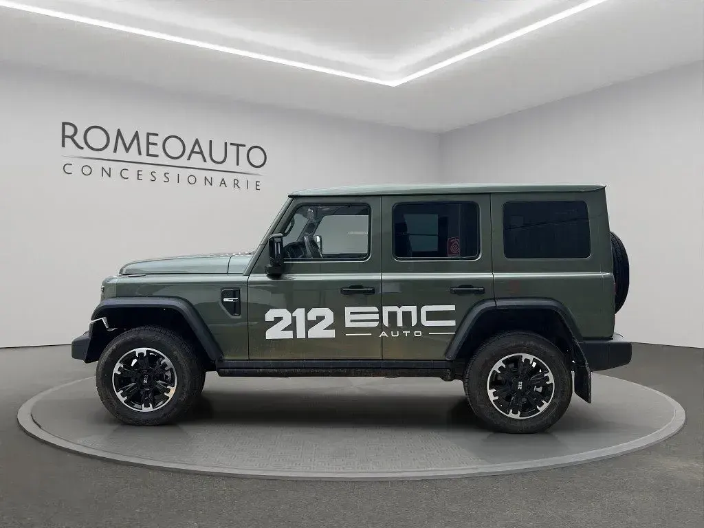 Nuova EMC 212 216 CV (158 kW) 2026 Verde SUV