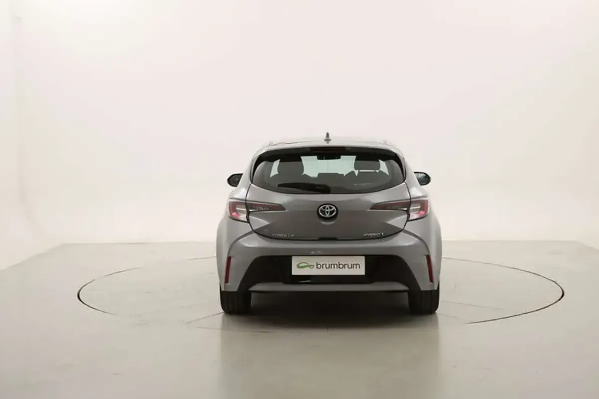 Usata Toyota Corolla Hybrid Business Edition 122 CV (89 kW) 2022 Grigio Berlina