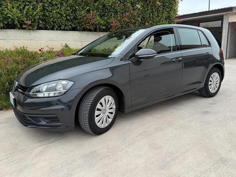 Usata VW Golf VII Business 89 CV (65 kW) 2018 Grigio Berlina