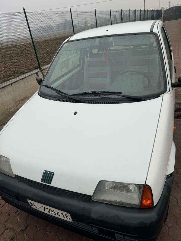 Usato 1992 Fiat Cinquecento 0.9 Benzin 41 CV (2.500 €)