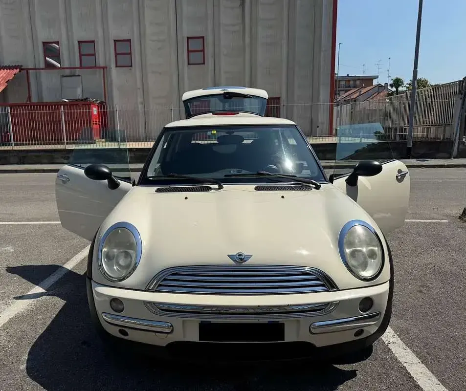 Usata Mini ONE 90 CV (66 kW) 2004 Beige Utilitaria
