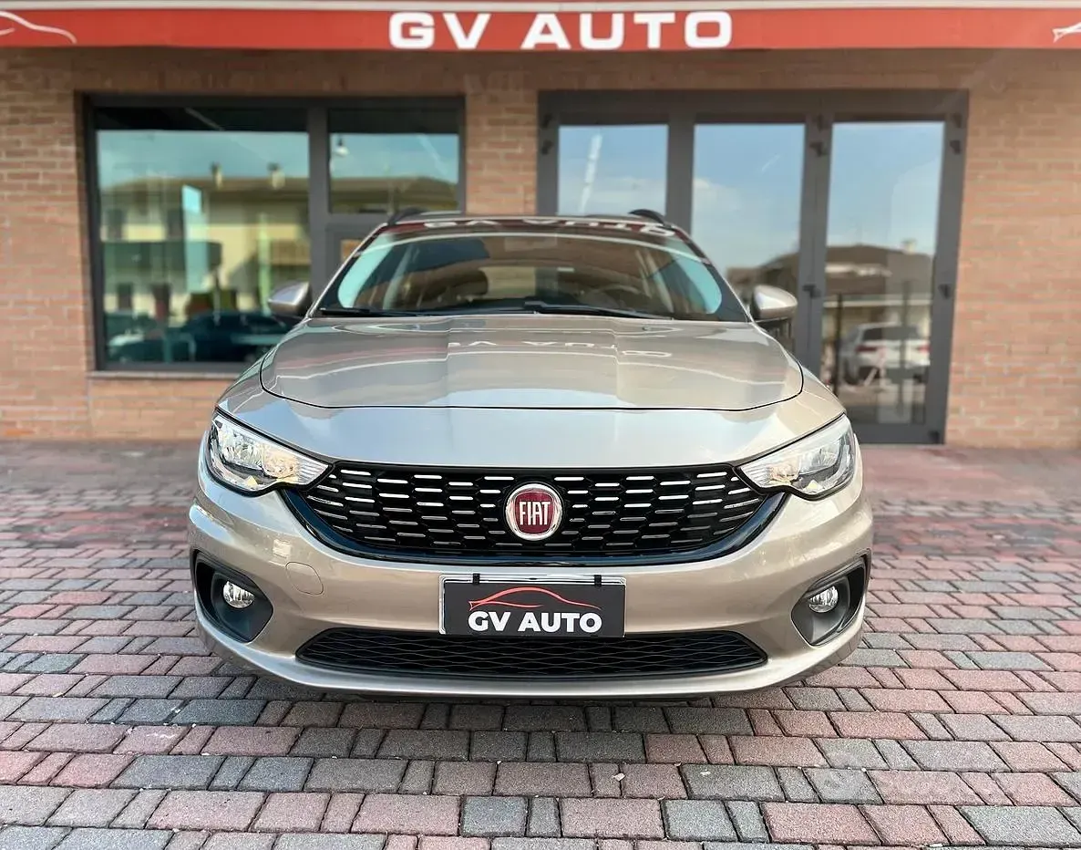 Usata Fiat Tipo Lounge 95 CV (69 kW) 2016 Beige Station wagon