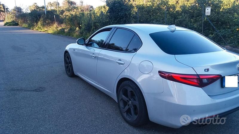 Usata Alfa Romeo Giulia Sprint 190 CV (139 kW) 2020 Berlina