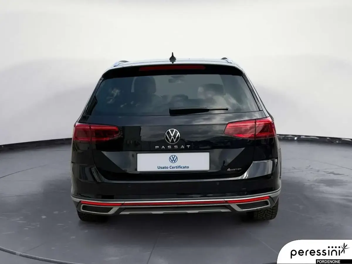 Usata VW Passat Alltrack 200 CV (147 kW) 2022 Nero Station wagon
