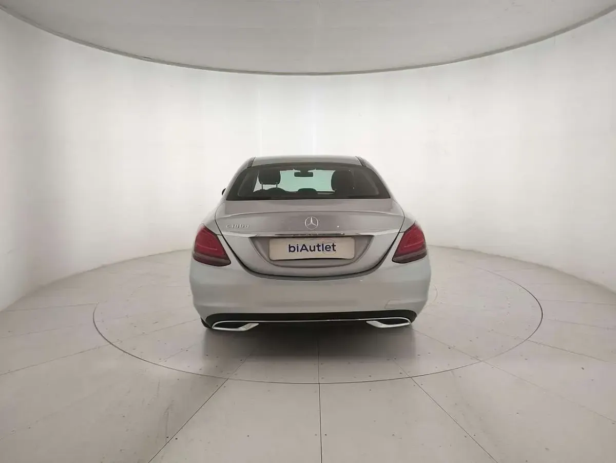 Usata Mercedes C180 122 CV (89 kW) 2019 Argento Berlina