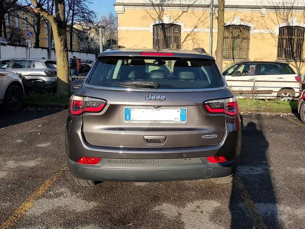 Usata Jeep Compass 120 CV (88 kW) 2018 Grigio SUV