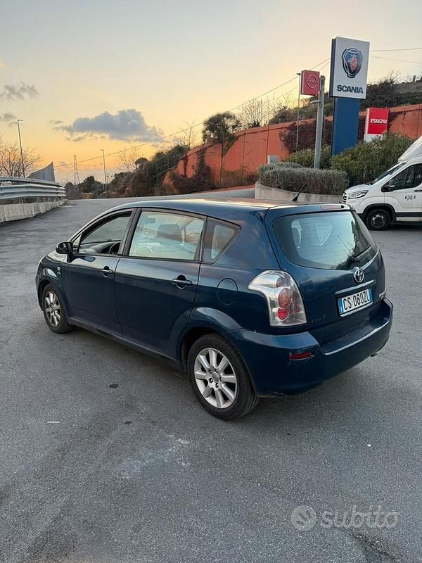 Usata Toyota Corolla Verso 2005 Monovolume