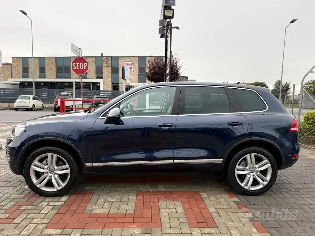 Begagnad VW Touareg Executive 245 HK (180 kW) 2014 Blå SUV