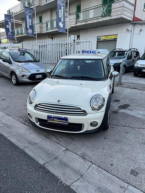 Usata Mini ONE 91 CV (66 kW) 2013 Beige Utilitaria
