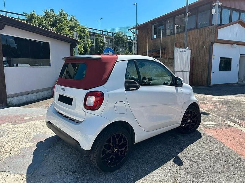 Usata Smart ForTwo Cabrio Passion 90 CV (66 kW) 2017 Bianco Cabrio