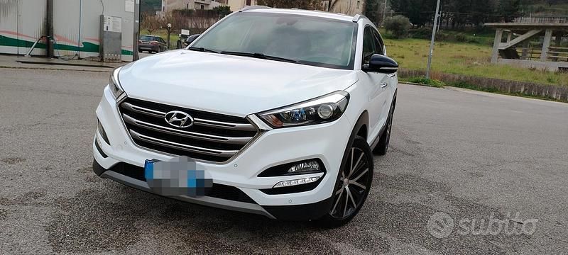 Bianco Usata 2016 Hyundai Tucson SUV | 8800 € (Buon prezzo) - Immagine 1/2