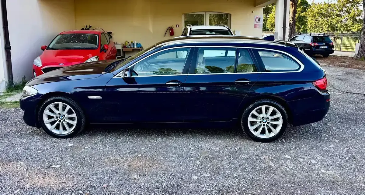 Usata BMW 520 M Sport 184 CV (135 kW) 2012 Bluazzurro Station wagon