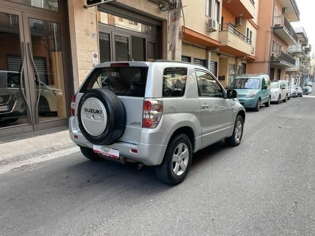 Usata Suzuki Grand Vitara 129 CV (94 kW) 2007 Argento SUV