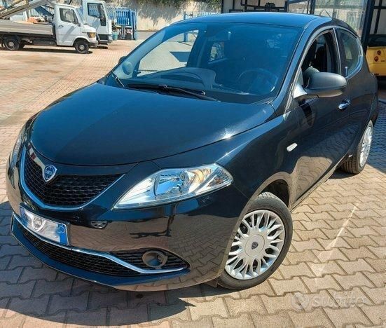 Usata Lancia Ypsilon 95 CV (69 kW) 2017 Nero Utilitaria