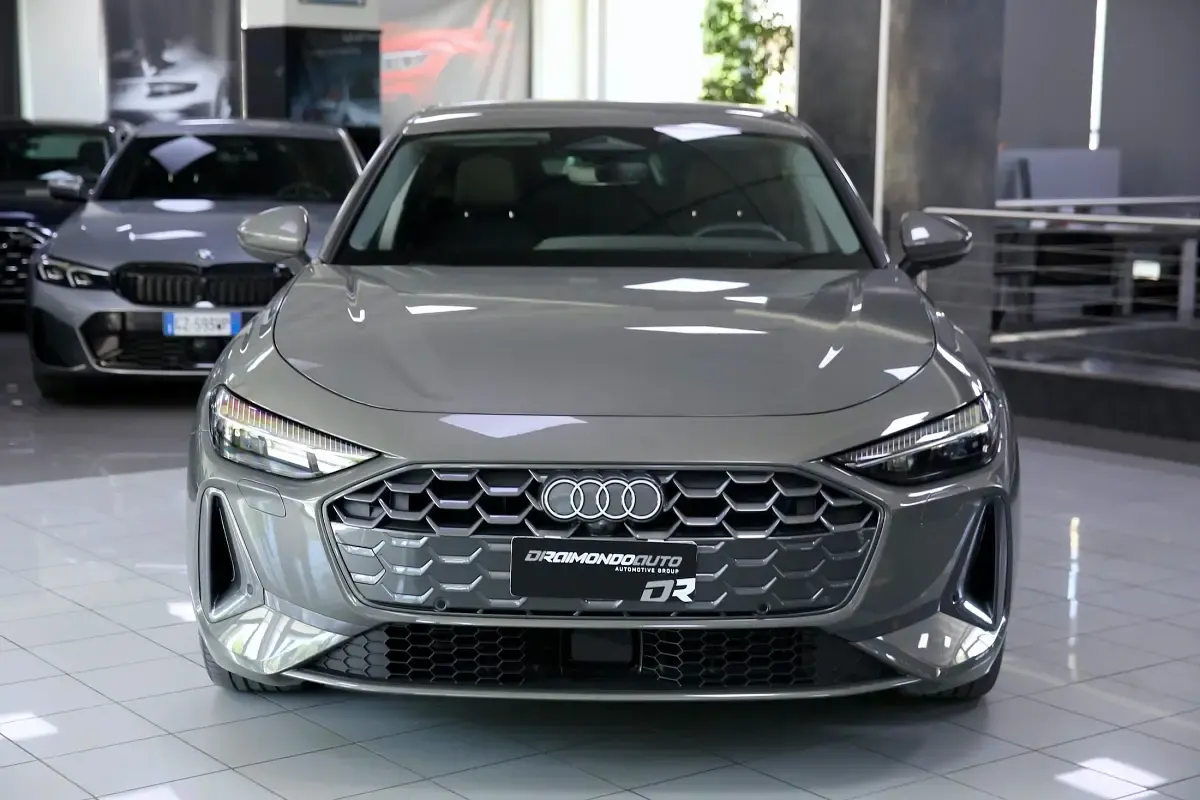 Usata Audi A5 Advanced 204 CV (150 kW) 2025 Grigio chronos Berlina