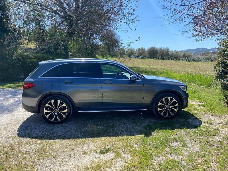 Usata Mercedes GLC220 170 CV (125 kW) 2018 Grigio SUV