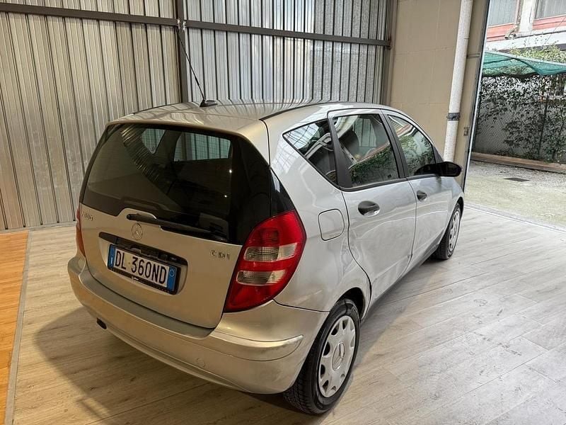 Usata Mercedes A180 Avantgarde 109 CV (80 kW) 2007 Argento Berlina