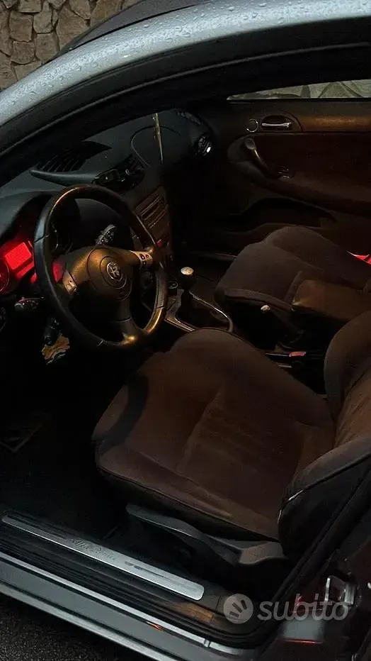 Usata Alfa Romeo 147 150 CV (110 kW) 2006 Grigio Utilitaria