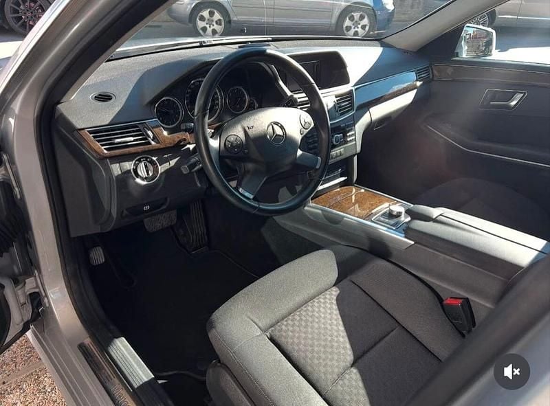 Gebraucht Mercedes E250 Executive 204 PS (150 kW) 2014 Silber Limousine
